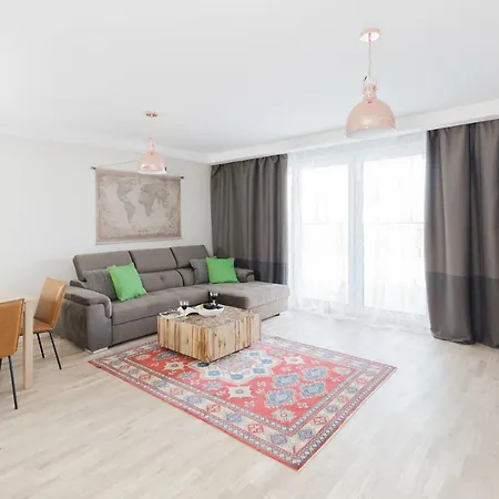 Raval - Deep Brown Apartment