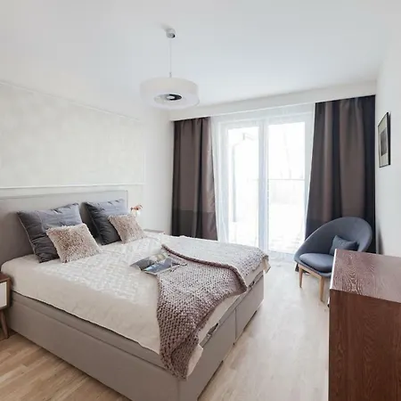 Apartment Raval - Deep Brown